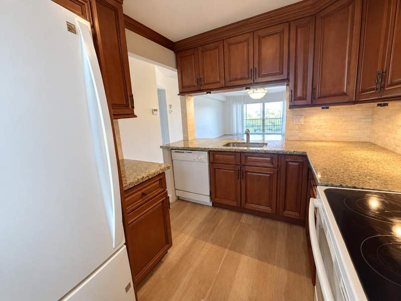 2 bedroom Condominium at 1427 E Hillsboro Boulevard #Apt 528, Hillsboro Cove Condo, Deerfield Beach — photo 4