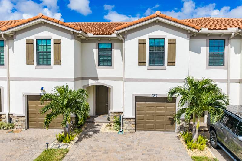3 bedroom Townhouse at 2016 Sugar Maple Drive, Mediterranea, Riviera Beach — photo 2