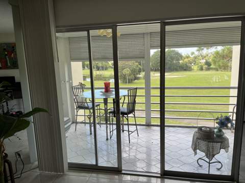 3871 Via Poinciana #402, Lake Worth FL - photo 15 of 18
