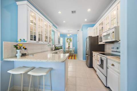 244 Honeysuckle Drive, Jupiter FL - photo 9 of 34