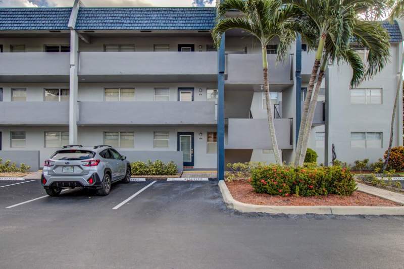 2 bedroom Condominium at 7807 Golf Cir Drive #202, Oriole Golf & Tennis Club Condo, Margate — photo 2