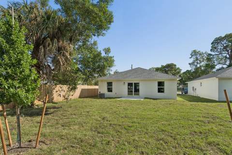 5644 SE 45th Avenue, Stuart FL - photo 16 of 19