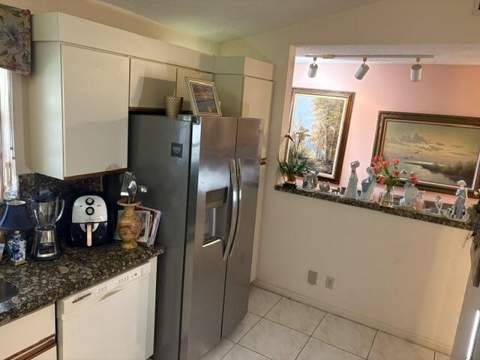 1504 Congressional Way, Deerfield Beach FL - photo 9 of 11