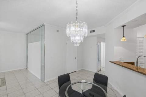 301 SW 158th Terrace #104, Pembroke Pines FL - photo 20 of 40