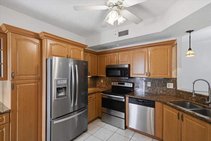 2 bedroom Condominium at 301 SW 158th Terrace #104, Las Verdes Condo, Pembroke Pines — photo 5