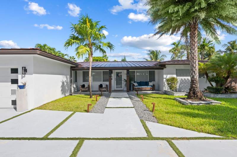 4 bedroom Single Family Residence at 2041 NE 52nd Street, Mary-Knoll 39-48 B, Fort Lauderdale — photo 2