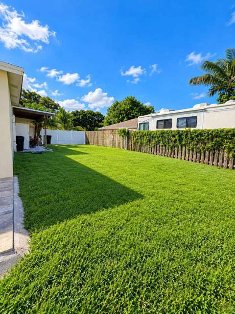 202 SW 52nd Avenue, Plantation FL - photo 20 of 22
