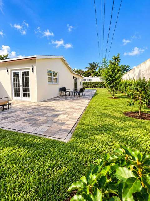 202 SW 52nd Avenue, Plantation FL - photo 21 of 22