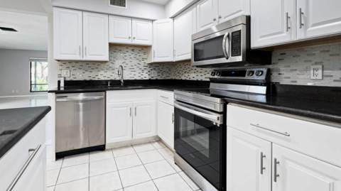 901 Sandtree Drive, Palm Beach Gardens FL - photo 21 of 53