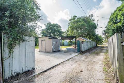 223 N F Street, Lake Worth Beach FL - photo 24 of 34
