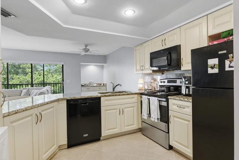 1 bedroom Condominium at 1605 S Us Highway 1 #B404, Sea Rise Condo, Jupiter — photo 3