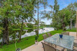 4 bedroom Single Family Residence at 6127 NW 41st Drive, Turtle Run, Coral Springs — photo 5
