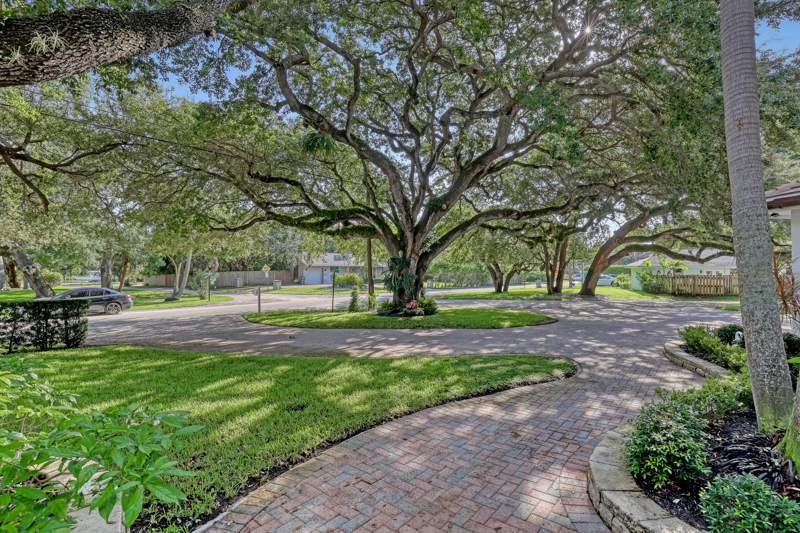 5 bedroom Single Family Residence at 2338 Flamingo Road, Intracoastal Park, Palm Beach Gardens — photo 2
