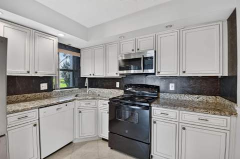 8657 Boca Glades Boulevard #C, Boca Raton FL - photo 14 of 54