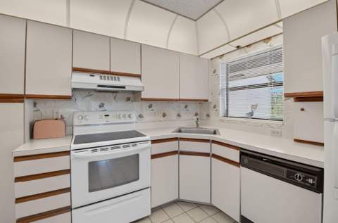8609 Boca Glades Boulevard #H, Boca Raton FL - photo 15 of 49