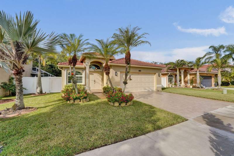 3 bedroom Single Family Residence at 226 SW 206th Avenue, Crystal Pointe, Pembroke Pines — photo 5