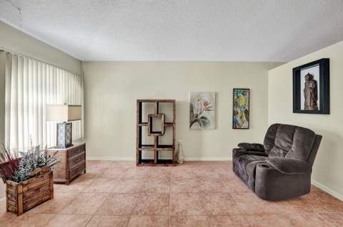 226 SW 206th Avenue, Pembroke Pines FL - photo 9 of 56