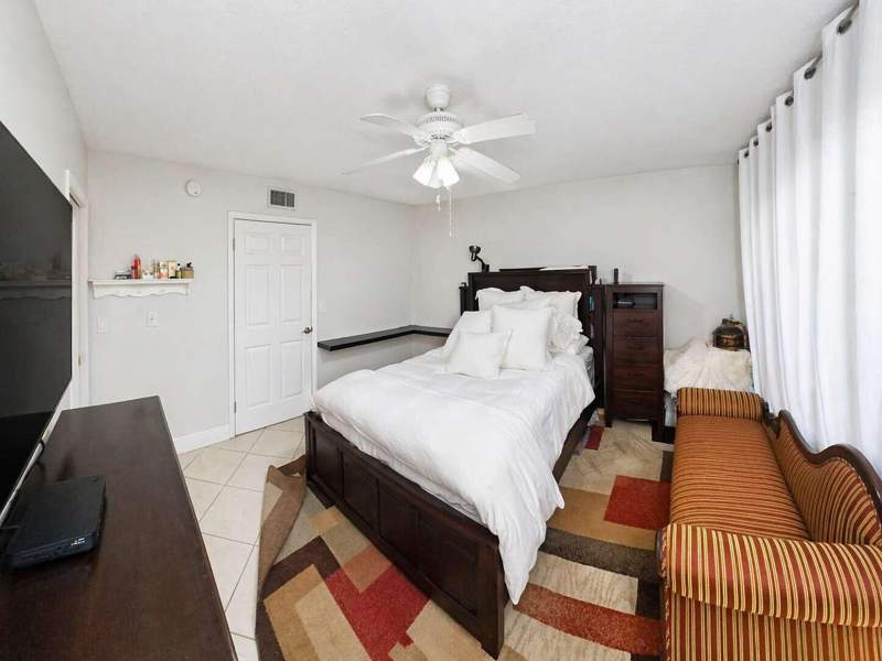 2 bedroom Condominium at 5160 Las Verdes Circle #103, Seagrape Cond Decl Filed 12-19-80, Delray Beach — photo 4