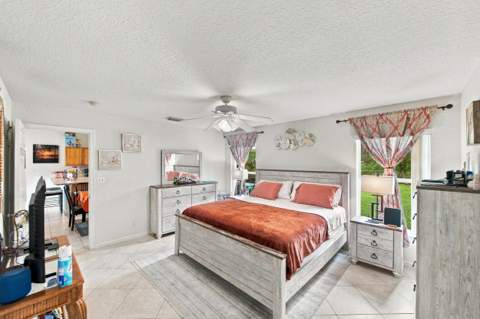 325 SE Thornhill Drive, Port St. Lucie FL - photo 18 of 47