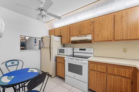 4700 Lucerne Lakes Blvd W #306, Lake Worth FL - photo 6 of 28
