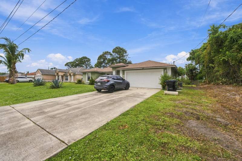 3 bedroom Single Family Residence at 325 SE Thornhill Drive, Port St Lucie Section 13, Port St. Lucie — photo 4