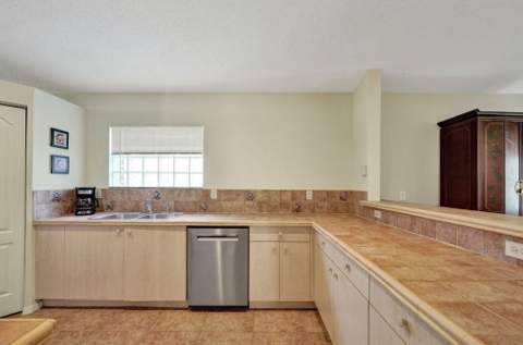 226 SW 206th Avenue, Pembroke Pines FL - photo 21 of 56