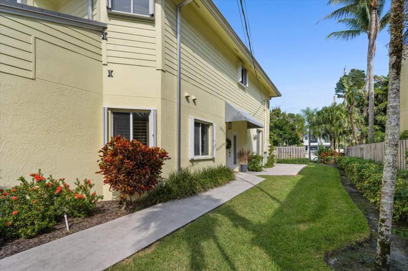 3 bedroom Townhouse at 604 SW 8th Avenue, Seawanna Sub Of Pt, Fort Lauderdale — photo 2