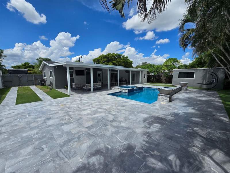3 bedroom Single Family Residence at 2340 NE 8th Avenue, Pompano Golf Estates 1st, Pompano Beach — photo 3