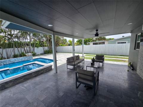 2340 NE 8th Avenue, Pompano Beach FL - photo 7 of 41