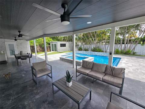 2340 NE 8th Avenue, Pompano Beach FL - photo 9 of 41