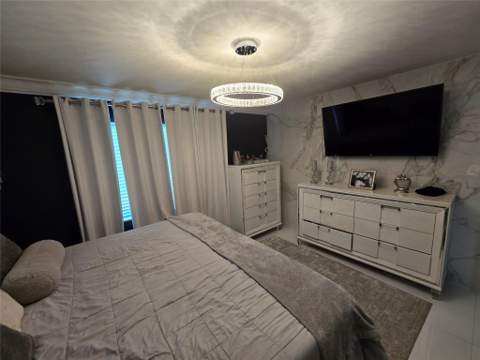 2340 NE 8th Avenue, Pompano Beach FL - photo 12 of 41