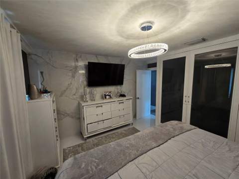 2340 NE 8th Avenue, Pompano Beach FL - photo 13 of 41