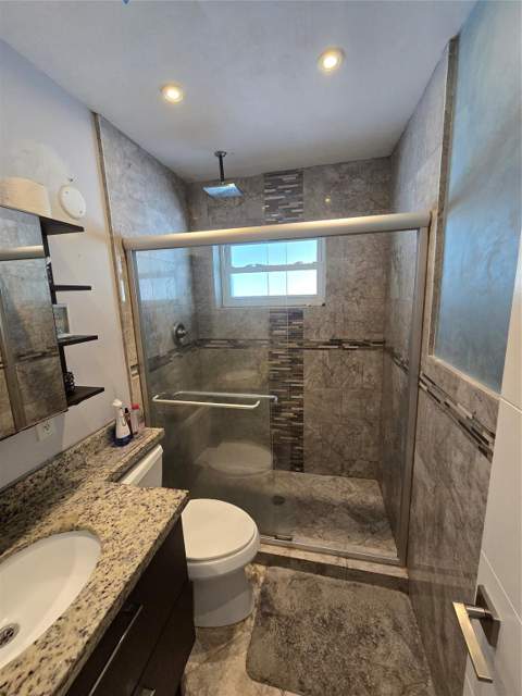 2340 NE 8th Avenue, Pompano Beach FL - photo 17 of 41