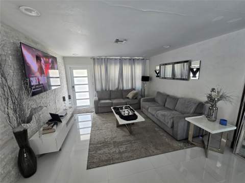 2340 NE 8th Avenue, Pompano Beach FL - photo 23 of 41