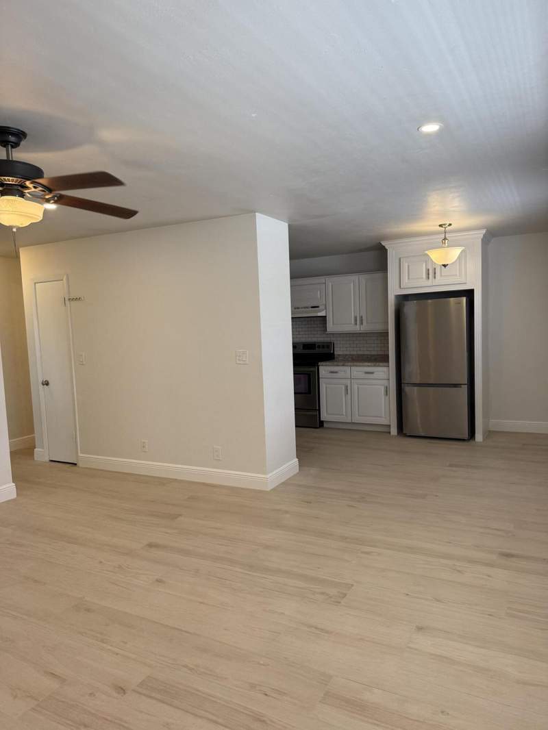 2 bedroom Condominium at 810 Lake Shore Drive #46, Lake View Condo Apts, Lake Park — photo 3