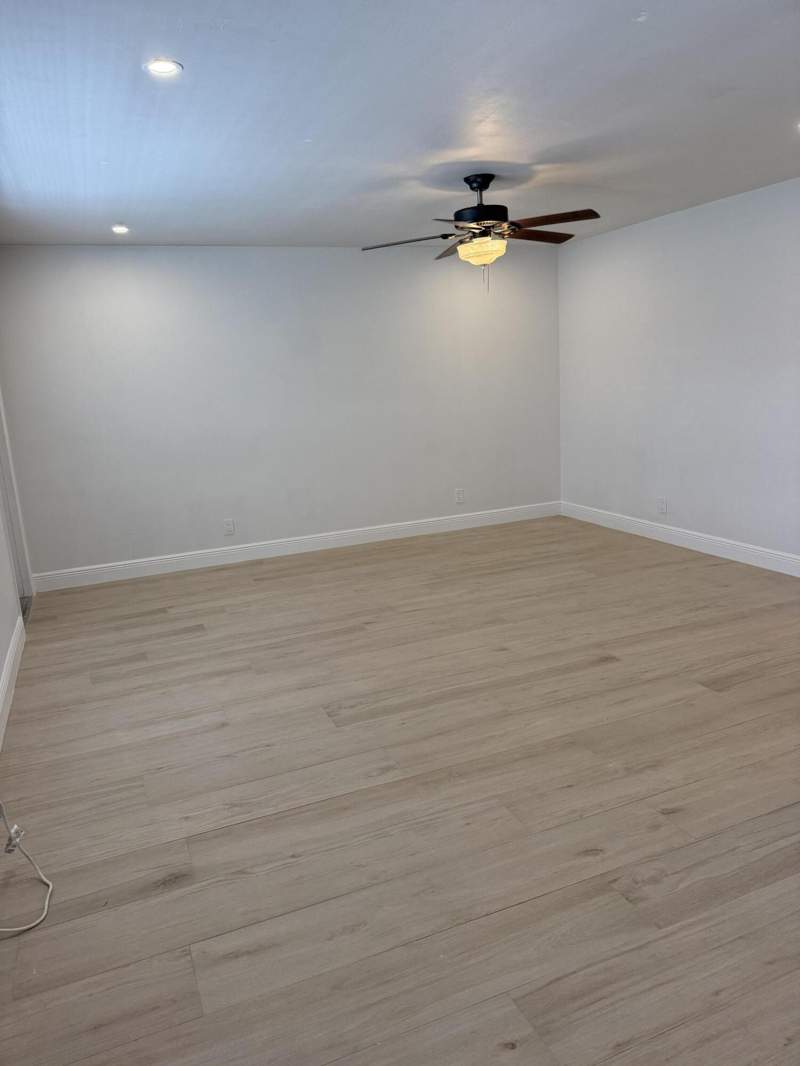 2 bedroom Condominium at 810 Lake Shore Drive #46, Lake View Condo Apts, Lake Park — photo 4