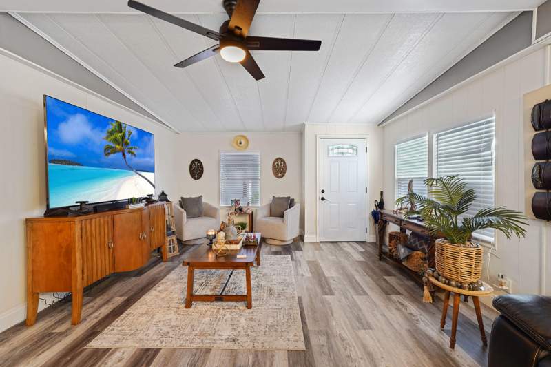 2 bedroom Mobile Home at 8609 SW 17th Court, Park City Sec One, Davie — photo 3