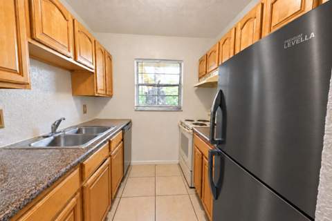 240 Croton Avenue #109, Lantana FL - photo 9 of 34