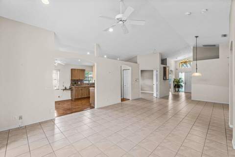 7394 Modena Drive, Boynton Beach FL - photo 8 of 31
