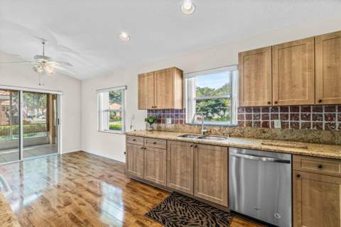 7394 Modena Drive, Boynton Beach FL - photo 9 of 31