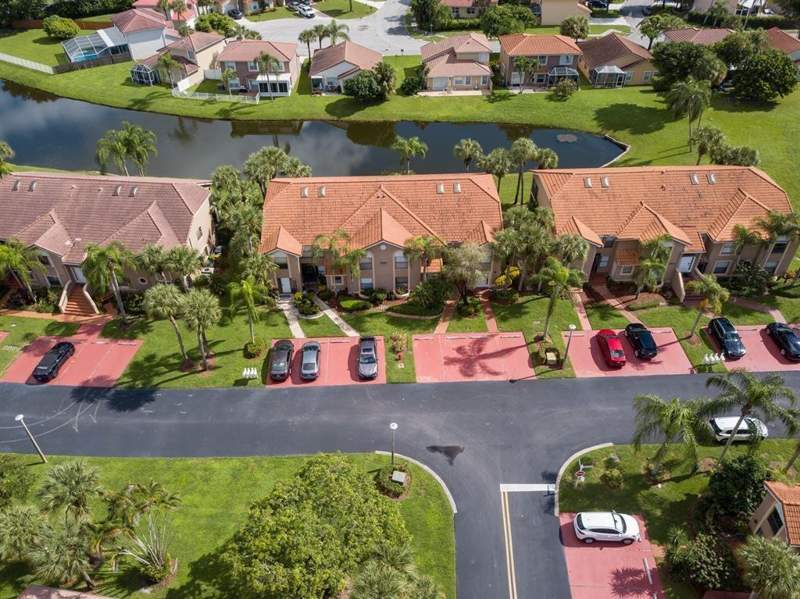 2 bedroom Condominium at 10890 Lakemore Lane #Unit 201, Gardens Of Sweetwater Condos, Boca Raton — photo 4