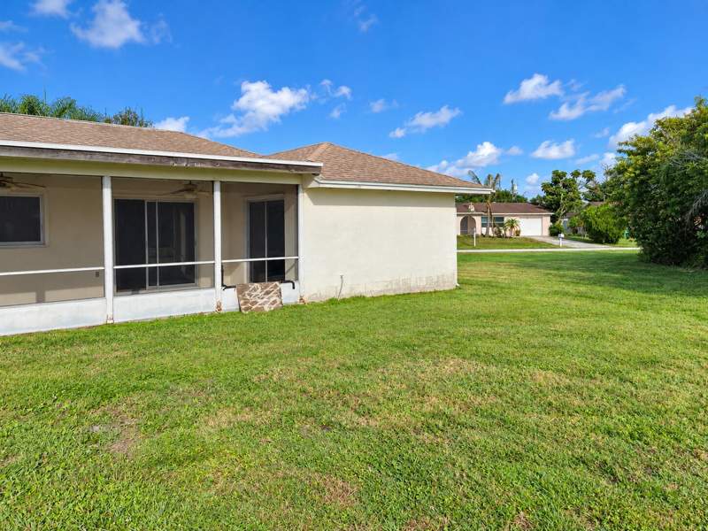 2 bedroom Single Family Residence at 411 SE Sunnydale Lane, Port St Lucie Section 6, Port St. Lucie — photo 3