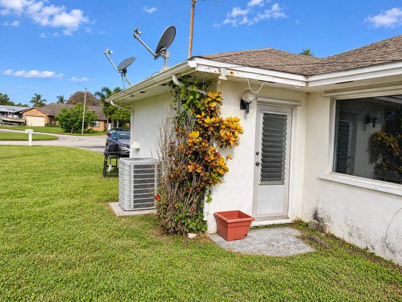2 bedroom Single Family Residence at 411 SE Sunnydale Lane, Port St Lucie Section 6, Port St. Lucie — photo 5