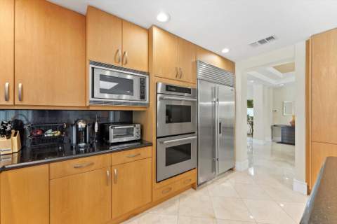 4475 Woodfield Boulevard, Boca Raton FL - photo 14 of 66