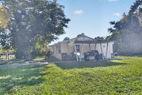 1340 Longwood Street, West Palm Beach FL - photo 6 of 22