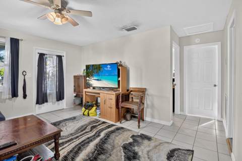 1340 Longwood Street, West Palm Beach FL - photo 12 of 22