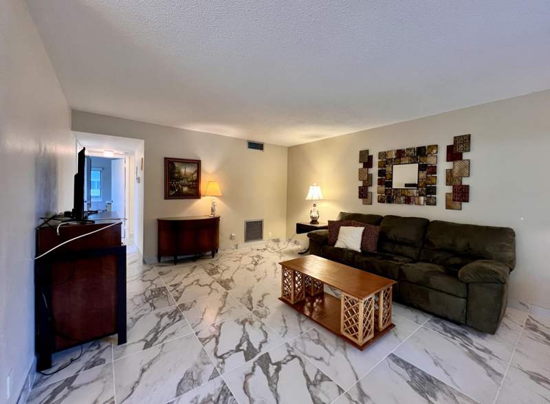 2 bedroom Condominium at 14 Bedford A #14, Bedford Condo, West Palm Beach — photo 2