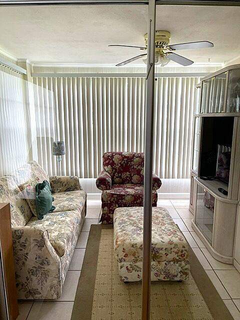 2 bedroom Condominium at 1215 S Drive Way #D, High Point Of Delray Sec 5 Condo, Delray Beach — photo 3