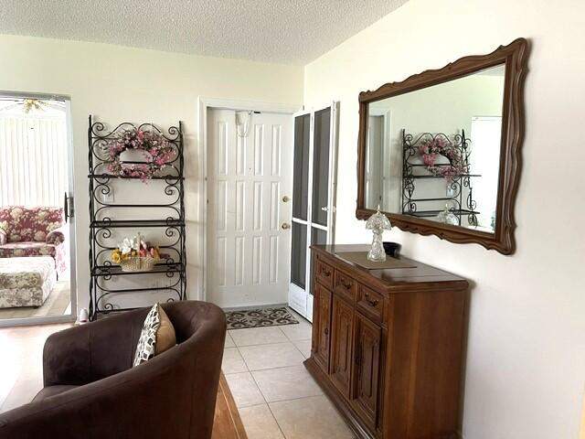 2 bedroom Condominium at 1215 S Drive Way #D, High Point Of Delray Sec 5 Condo, Delray Beach — photo 2