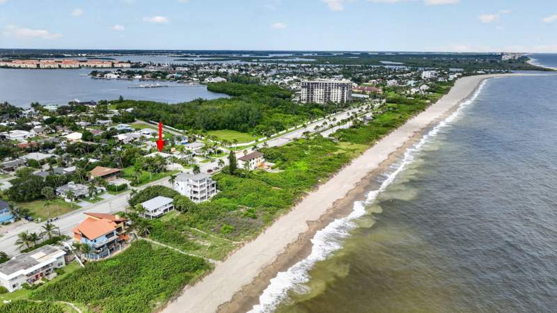 5 bedroom Single Family Residence at 1107 S Ocean Drive, Tropical Beach, Fort Pierce — photo 5